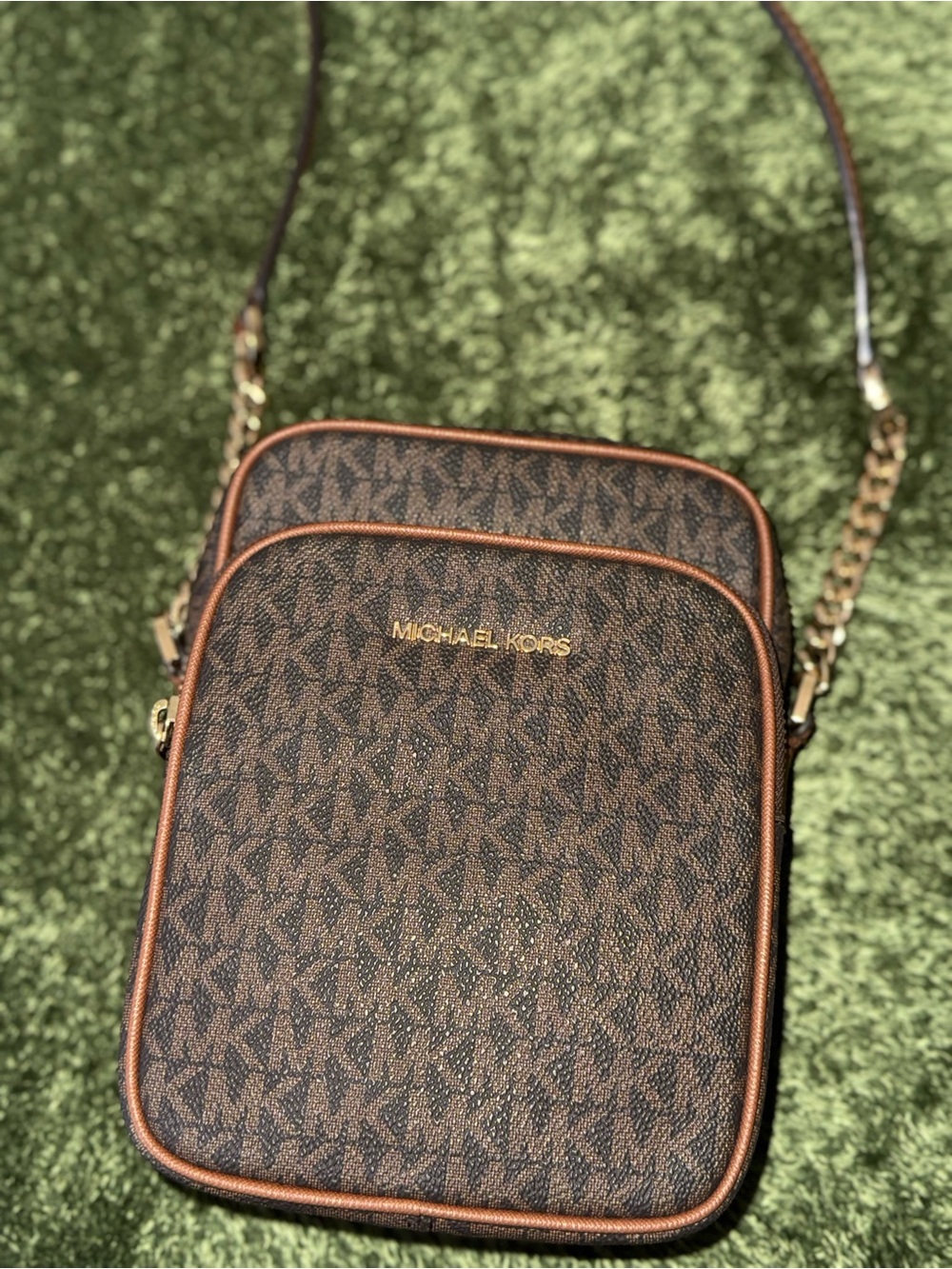 Michael Kors Jet Set Travel Crossbody Bag